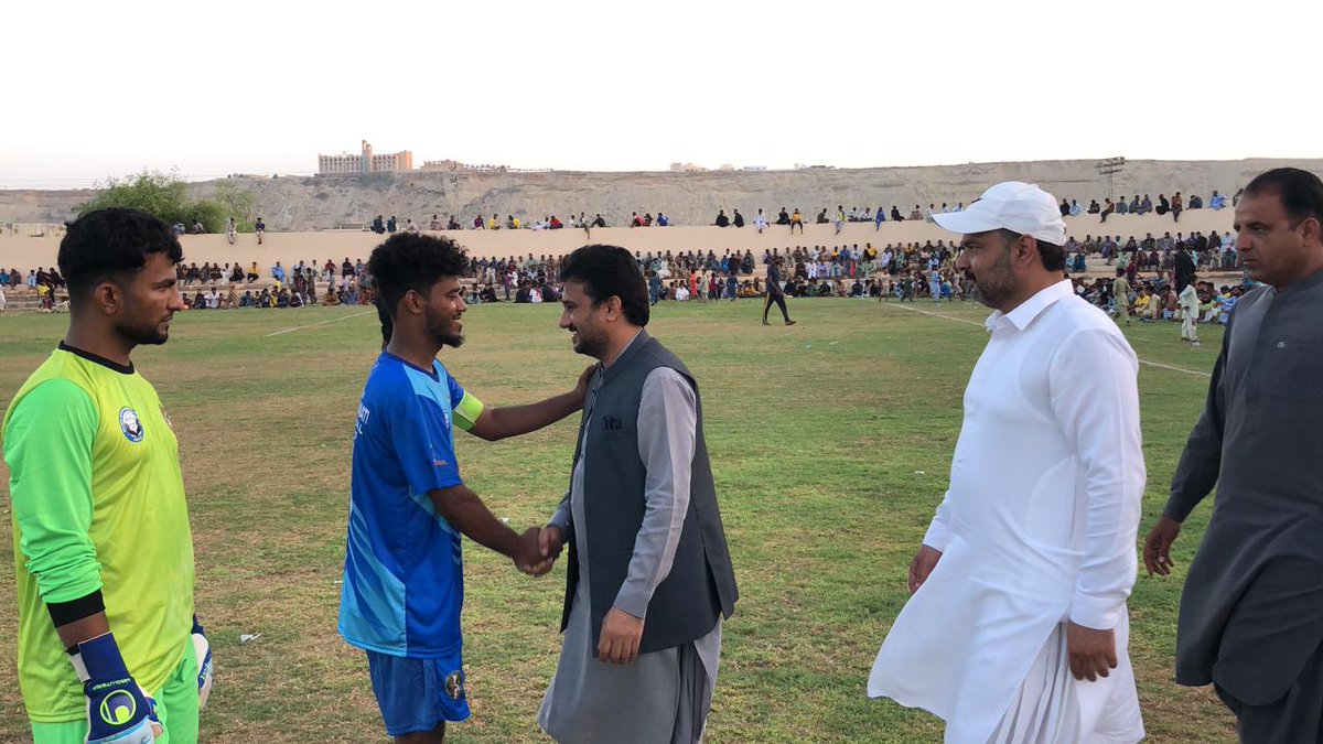 گوادر مستقبل میں معاشی، سیاحتی حب بننے کے ساتھ ساتھ قومی و علاقائی کھیلوں کا بھی مرکز ہوگا۔ جی ڈی اے نے کھیل اور کھلاڑیوں کی ترقی کیلئے شاندار کرکٹ اور فٹبال گراؤنڈز بنائے ہیں۔  ڈائریکٹر جنرل جی ڈی اے <a href="/QambraniMujeeb/">Mujeeb Qambrani</a>

گوادر 11 اکتوبر 2023
آل پاکستان چوتھا میر اکبر میموریل فٹبال