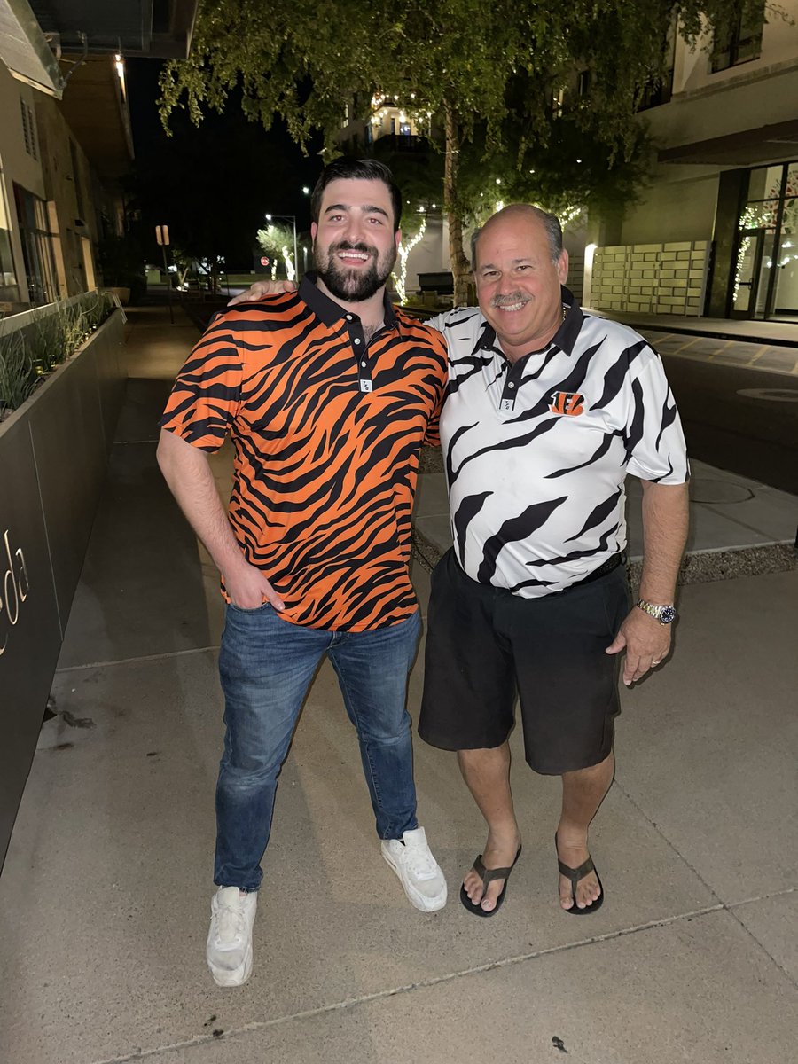 Two Friends Golf tweet media