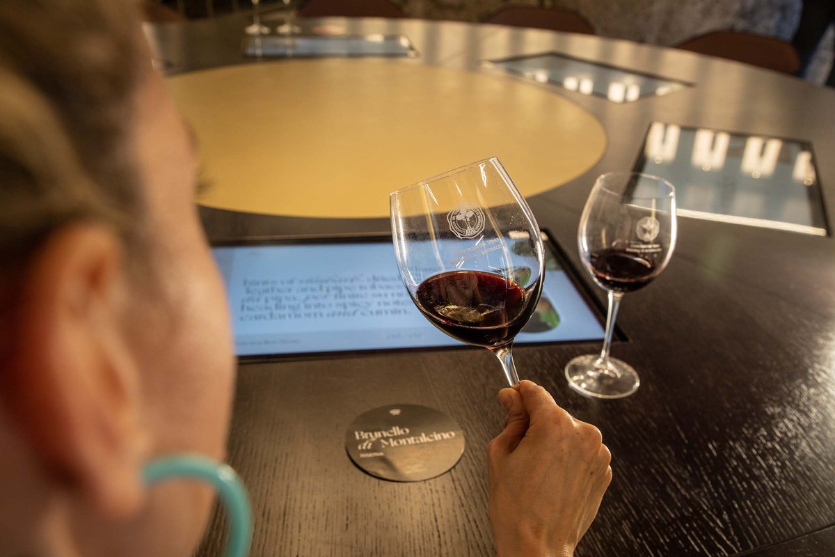 VisitTuscany's tweet image. Does choosing wine drive you crazy? #Keepcalm &amp;amp; follow our #videotutorial series to know and savour #Tuscanwines. Just #12points through which you may not become a #sommelier, but you will never get a pairing wrong again! 😉 bit.ly/TWineFB