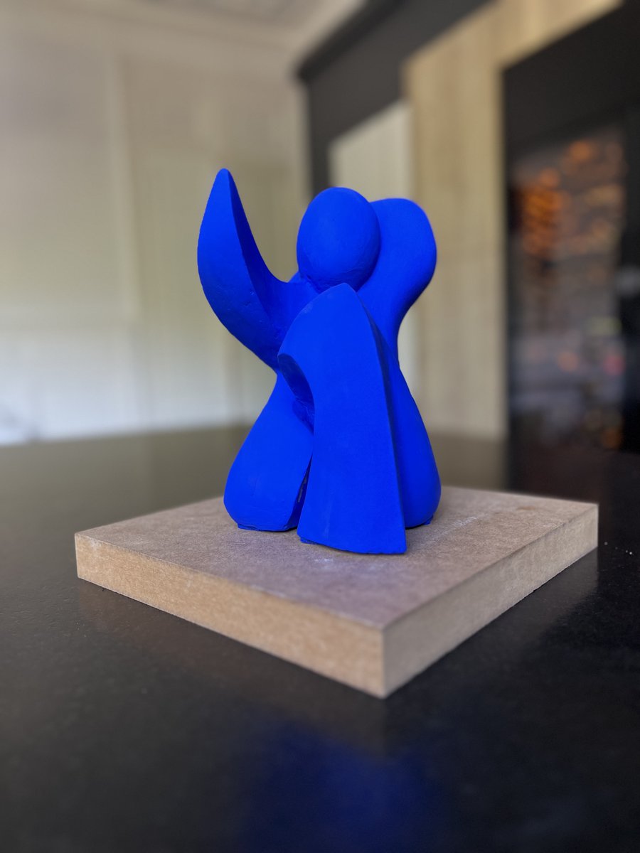 artvadran's tweet photo. Vadran's Création 1999 : blue modern sculpture - https://t.co/BdDxOT4jZB #scultpure #vadran #carve #art #modernart #artgallery #artist #carver #blue #carving #blueklein #bleuklein #bleu https://t.co/SOrrTMn7Dp