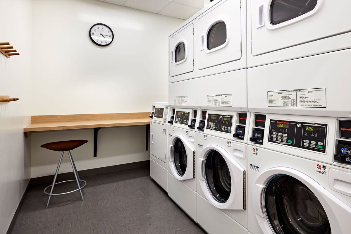 ElementOntario's tweet photo. Stay fresh and clean during your whole stay with 24/7 access to our guest laundry facility! 👔 https://t.co/oeTGudQ5oR