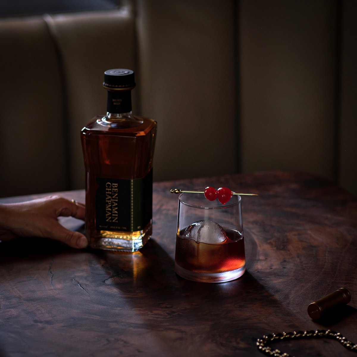 bchapmanwhiskey's tweet image. Keep it classy with a Benjamin Chapman Manhattan.

#benjaminchapman #whiskey #manhattan #classicocktails