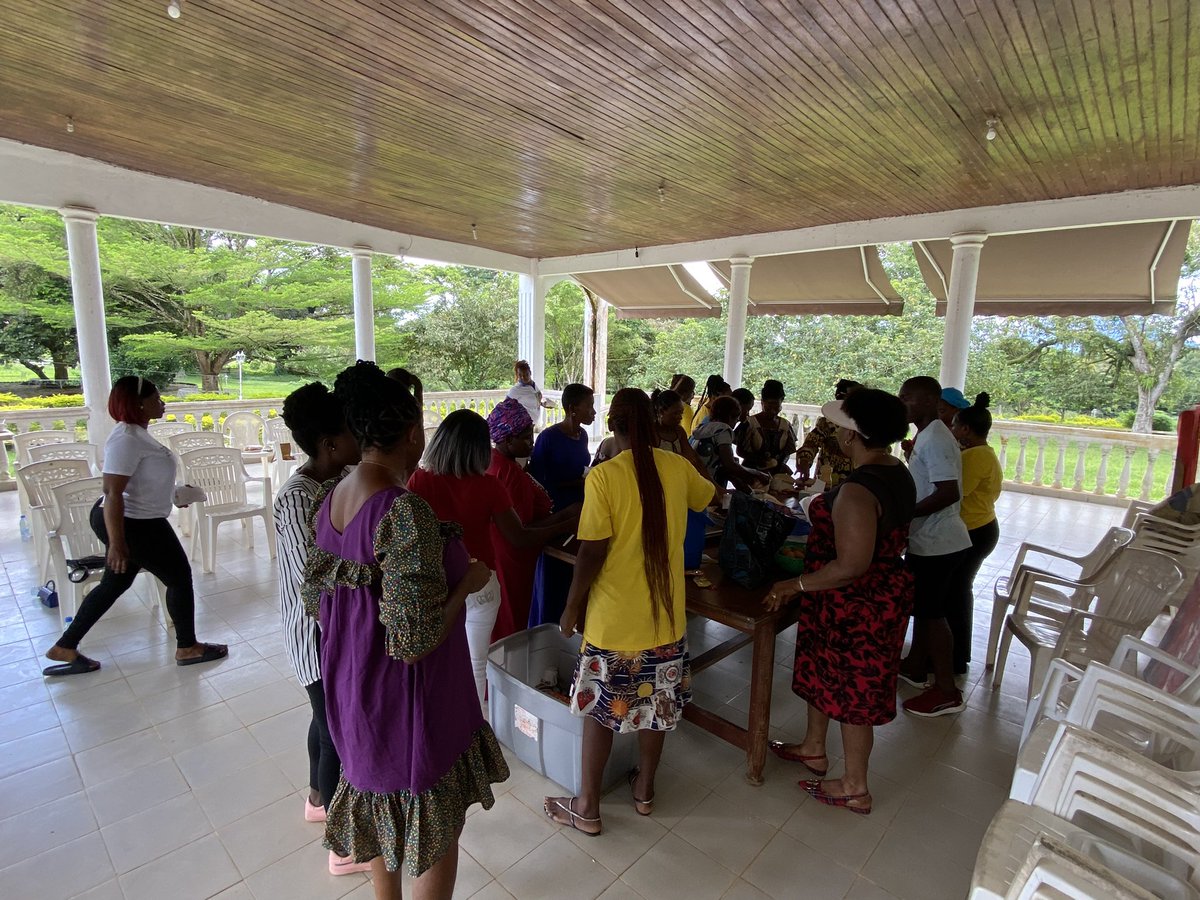 AVAFinfo's tweet image. On the 11/10/2023. The NFON’s Palace was host to a program : EMPOWERED. A WORKSHOP ON BRIDGING GENDER &amp;amp; CLIMATE JUSTICE organized by Global Action For Education &amp;amp; Rehabilitation (GAERE). In collaboration with AVAF, BOUGHO IGZEGH, KFS Ltd, &amp;amp; FRIENDS OF THE NFON’S PALACE KUMBA.