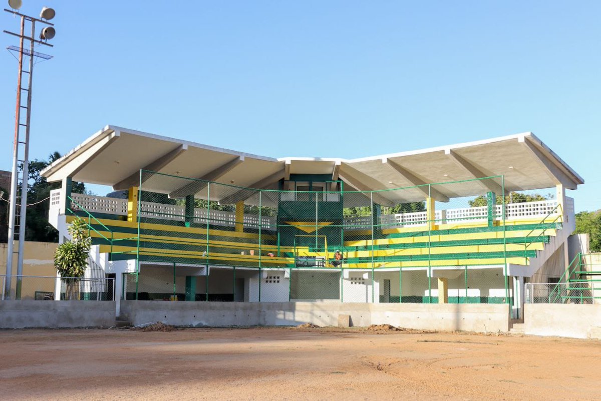DavidCPsuv's tweet photo. Inspeccionamos los trabajos de rehabilitación que  estamos ejecutando en el estadio de La Rinconada, los cuales avanzan a buen ritmo. Pronto estaremos entregando esta obra a la comunidad 
¡Juntos lo estamos logrando!

#JuventudPatriótica 
@NicolasMaduro 
@PartidoPSUV https://t.co/us5qnfXeoq