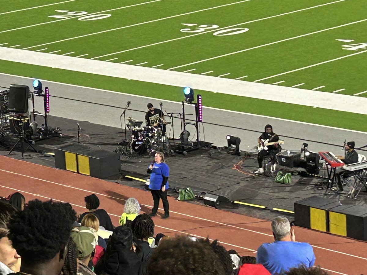 MarkHum7's tweet photo. Proud of @HHKnights_FB representing us at Fields of Faith. Super proud of @DPlakeQB9 @Jerem1ahDown1 &amp; Coach K. Wilson @HHHS_Trainers sharing their testimonies tonight. 🙏 #FCA23 

@KilleenISD_ @AthleticsKISD @HHKnights_FB @HhhsKnights https://t.co/s4BK3ou4Uw