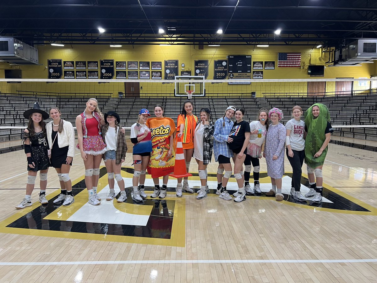LoogooteeVball's tweet image. Rhyme Without Reason Practice!! 

Thank you to Melissa Hedrick for organizing, Lark family for supplying food, as well as our parents for sides, games, &amp;amp; fire pits for Tailgate after practice!! #SectionalWeek