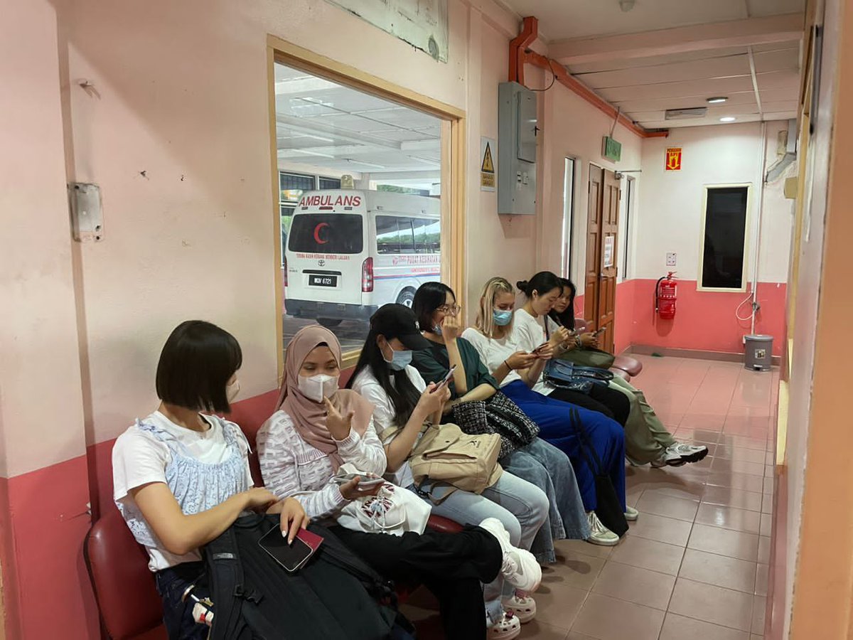 pkuupm's tweet photo. memastikan status kesihatan mereka di tahap yang optimum sepanjang pengajian di UPM.
Selain itu, pemeriksaan kesihatan ini juga adalah salah satu keperluan untuk proses permohonan visa pelajar.
Penjadualan aktiviti pemeriksaan kesihatan bagi  pelajar antarabangsa ini adalah https://t.co/AcBMpnAJTv