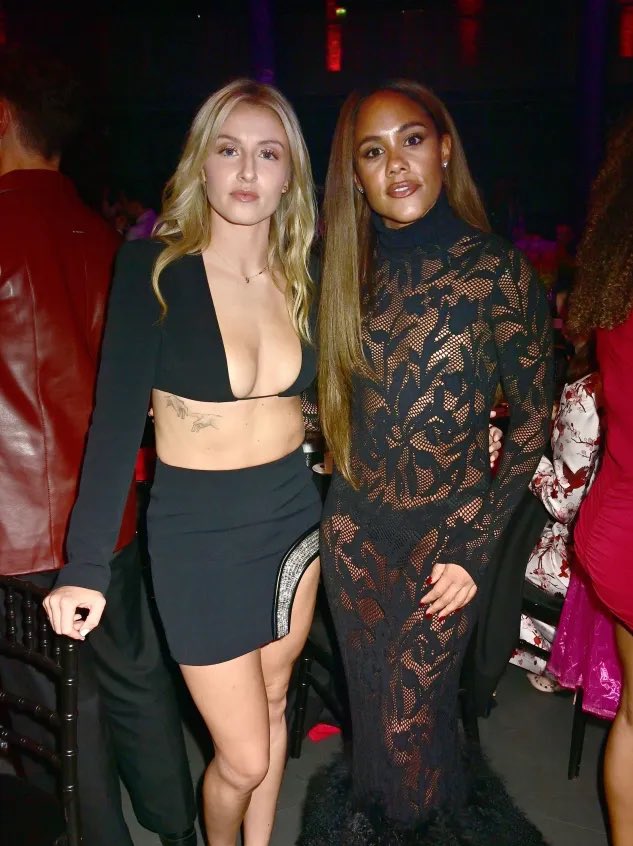 twentyeightfcs's tweet image. OH HELLO???