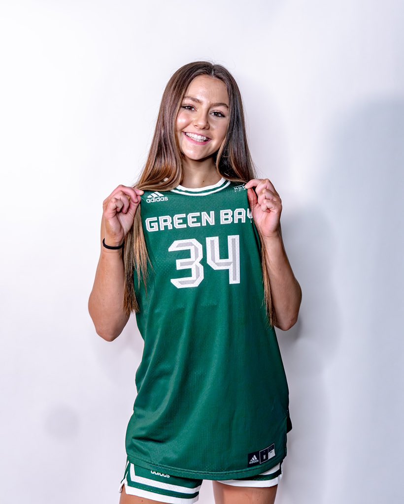 MacyComito's tweet photo. Thank you Coach Borseth, Coach Vogel, Coach Bronk, Coach Pingel, Coach Bowlin, and the @gbphoenixwbb team for a great visit! Thankful for the offer to play for UW-Green Bay! Go phoenix! 💚🤍 https://t.co/wR4URhmzqw