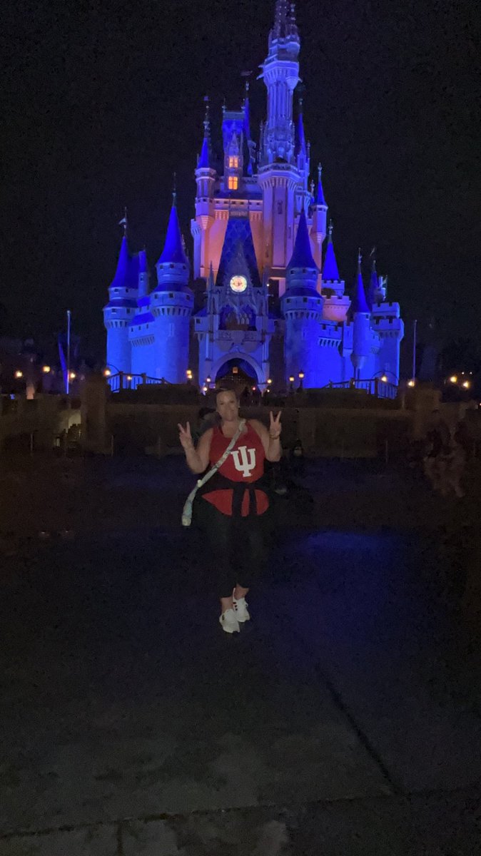 LovelyLesleyB's tweet image. Representing my Hoosiers at the Magic Kingdom today. This shirt got a lot of attention from other Hoosiers today.  #AlwaysRepresent #IU #Hoosiers