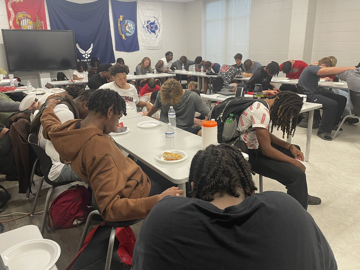 Morgan County Football (@morgancounty_fb) on Twitter photo Thank you to Grace Fellowship-Madison for providing pizza and to Pastor <a href="/ctracyreynolds/">tracy reynolds</a> for sharing a great message with our team today! We appreciate your support and time! #whoyougonnacall #morethanfootball #pizzaandprayers Thank you to Grace Fellowship-Madison for providing pizza and to Pastor <a href="/ctracyreynolds/">tracy reynolds</a> for sharing a great message with our team today! We appreciate your support and time! #whoyougonnacall #morethanfootball #pizzaandprayers
