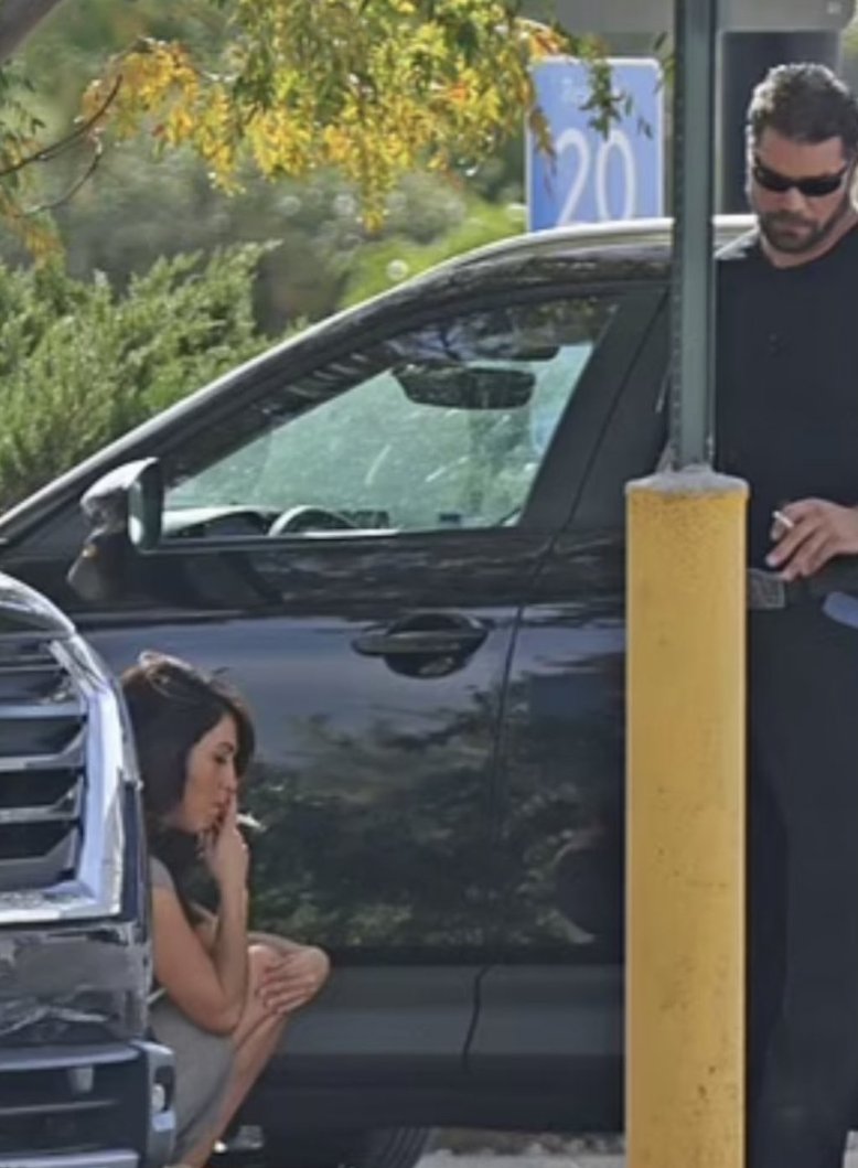 Molly Ploofkins tweet media