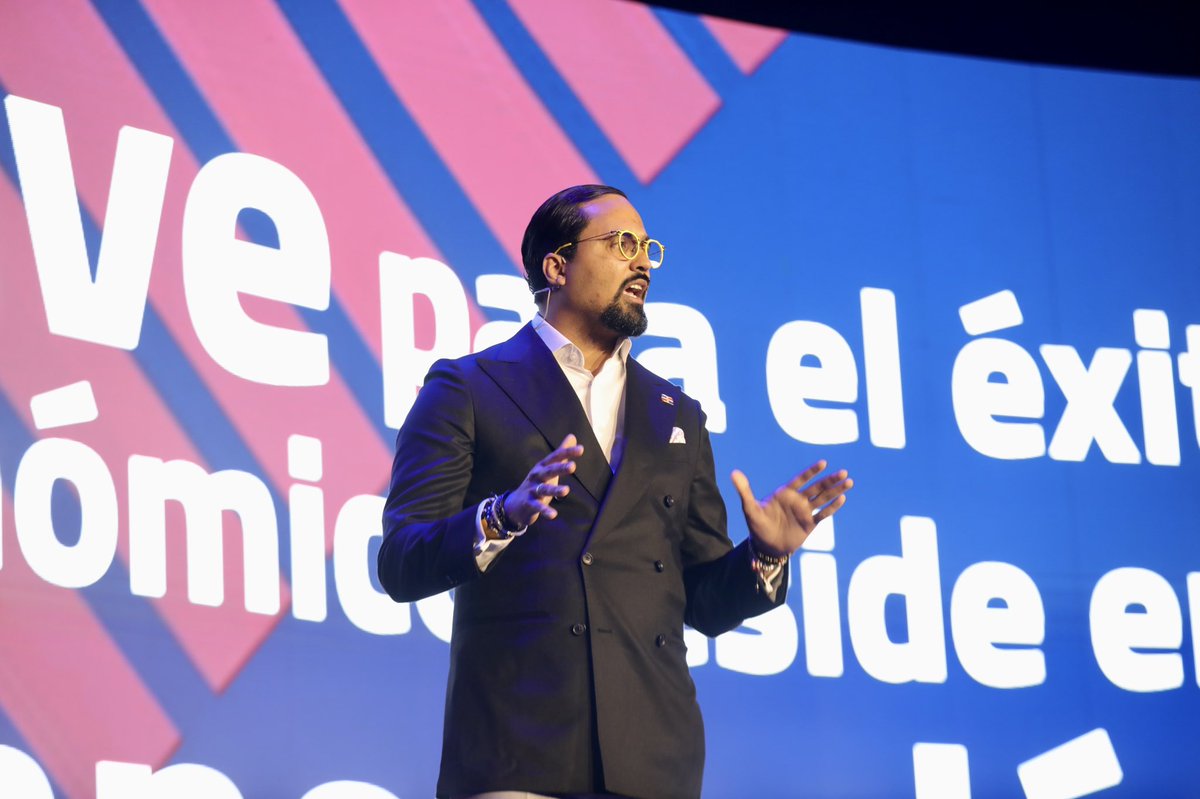OGTICRDO's tweet photo. Celebramos un hito fundamental: el lanzamiento de la Estrategia Nacional de Inteligencia Artificial #ENIA, un paso hacia un futuro lleno de innovación, progreso y un desarrollo sin igual. 🇩🇴💡 https://t.co/PSu1B17Wbv