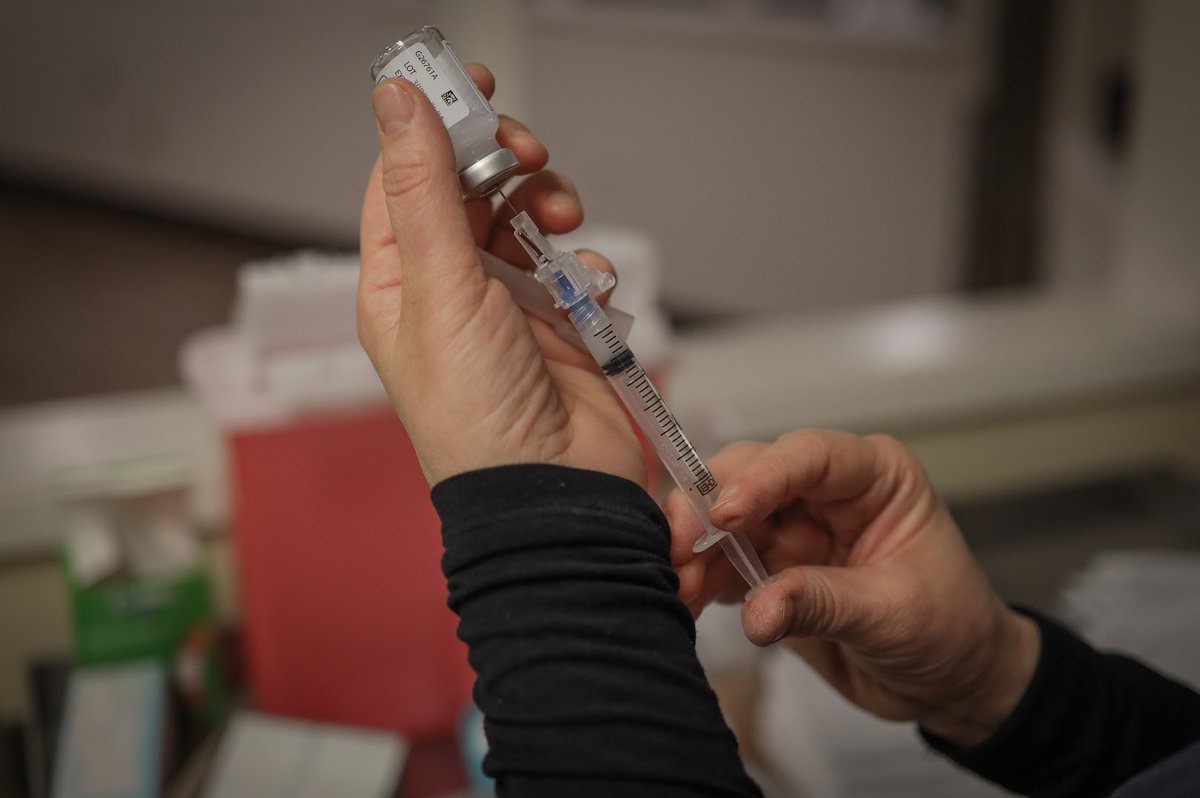 AHS_media's tweet image. Get Immunized. Appointments are open for booking, with immunizations starting Oct. 16. Book now at ahs.ca/vaccine, call 811, your local pharmacy or family physician. #GetImmunized