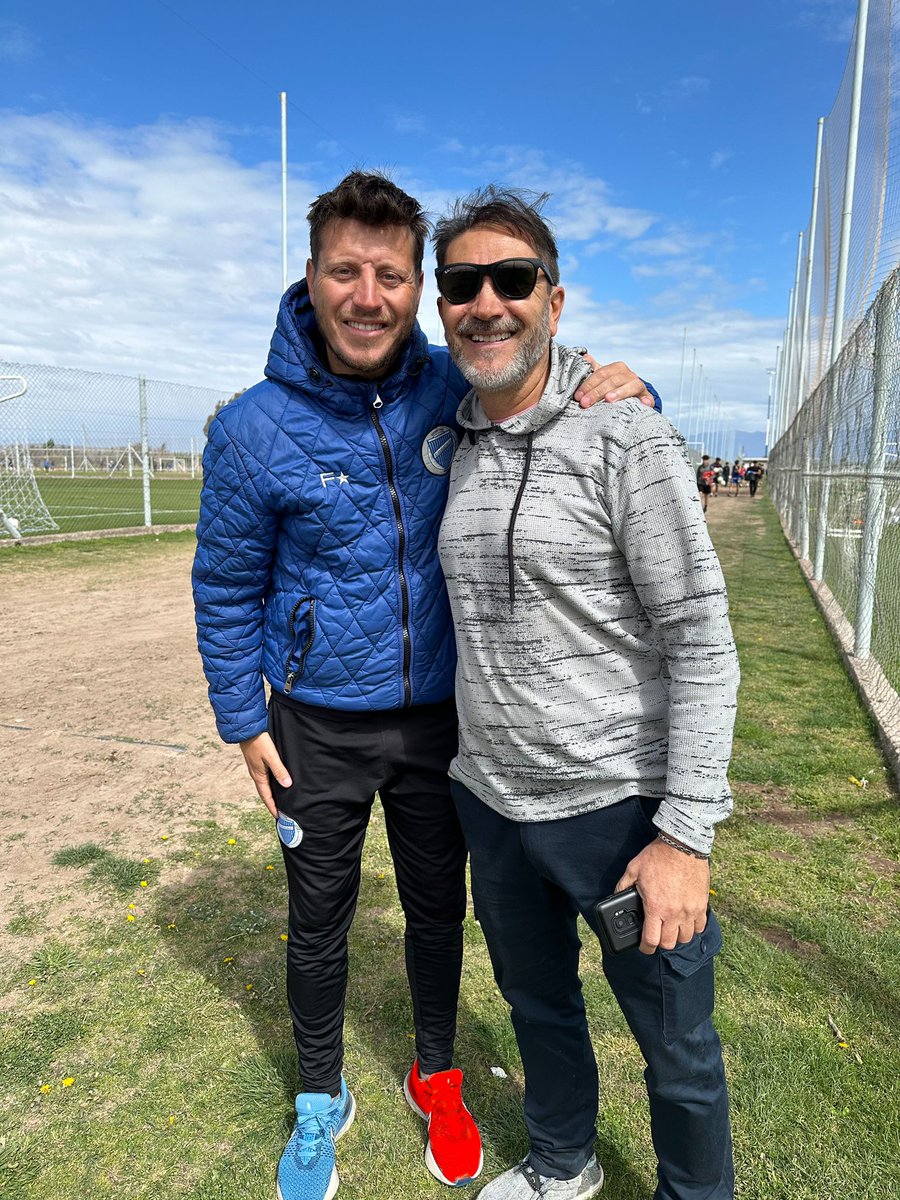 espinahdv's tweet photo. Hoy me encontré con un amigazo. 😉 #GodoyCruz 
Lo recuerdan? https://t.co/MHZgUWjZoY