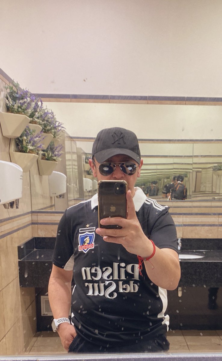 albofabich's tweet photo. @CSDColoColo #OrgullosoDeEstosColores lo más grande y no hay mas  @CSDColoColo  siempre del pueblo 😍😍😍😍 https://t.co/4oM59Z24lF