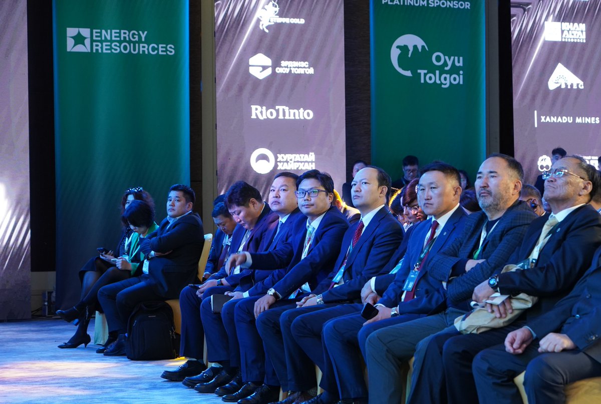 "Mining week-2023" чуулганд “Эрдэнэс Монгол” нэгдлийн Түлш, эрчим хүчний группийн ахлах менежер С.Ашидмөнх “Нүүрсний салбар дахь төрийн өмчит компаниудын бодлогын өөрчлөлт, хөгжлийн чиг хандлага” сэдэвт илтгэл хэлэлцүүллээ.

erdenesmongol.mn/index.php?view…