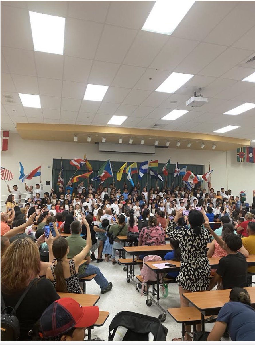 Duallanguagepbc's tweet photo. It was an incredible night at Palm Springs Elementary's Dual Language Night! 🌟 We shared information on Dual Language Basics and Immersion with an incredible crowd of 200+ families!🙌
@marjie_rowe @PBC_MPatterson @561Sdpbc @robinlbrown6 https://t.co/oUFvqxN756