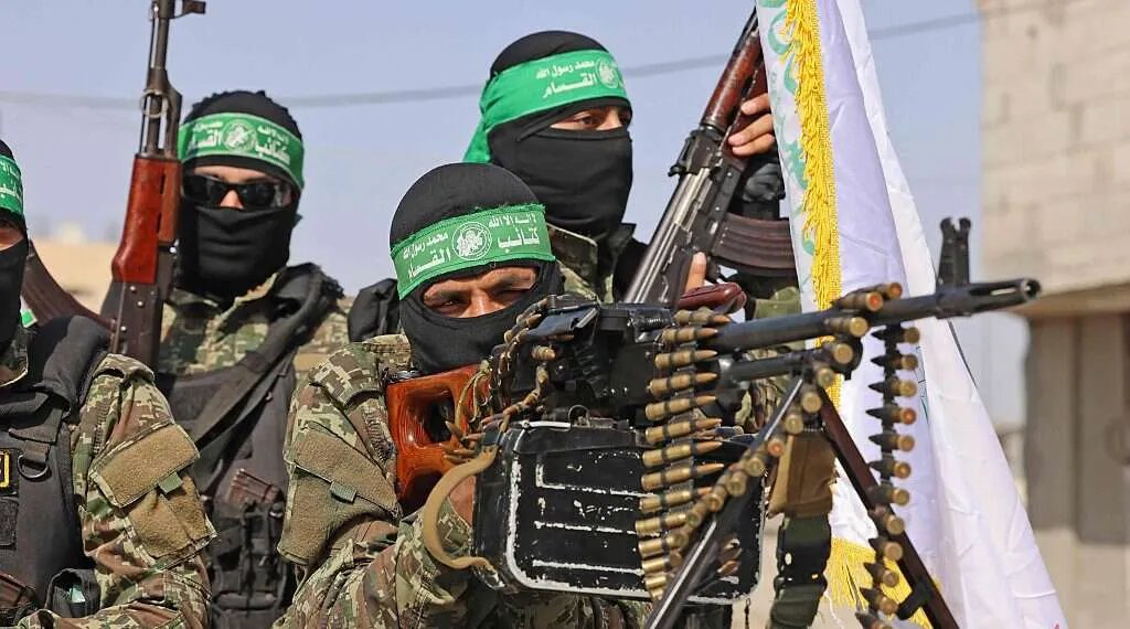 (📢) FREE at PROOF: Ten Stunning Major-Media Revelations About the Israel-Hamas War You Might Have Missed 🔗: sethabramson.substack.com/p/ten-stunning… This meticulously sourced report will make you see what is happening right now in Israel in an entirely different way. I hope you’ll RETWEET it.