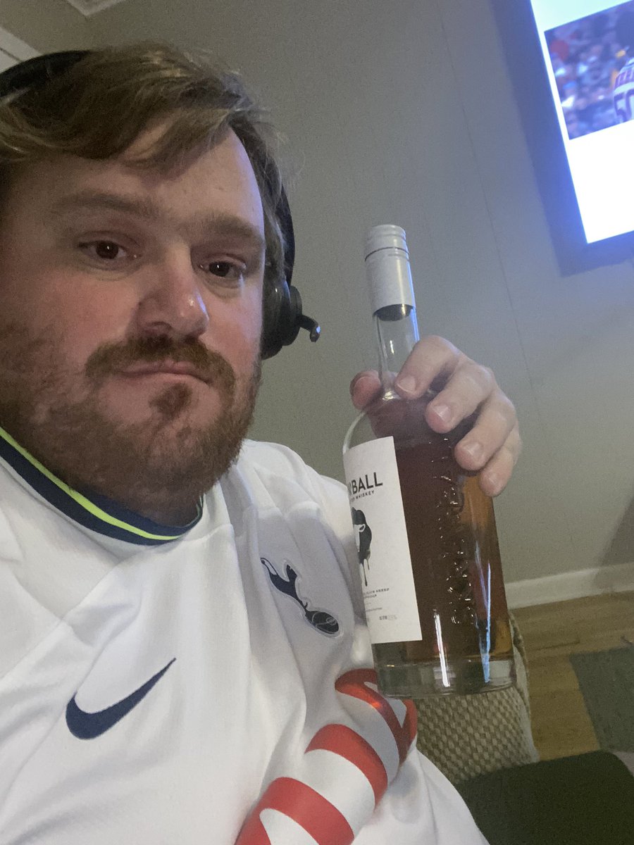 OverFansPodcast's tweet photo. Two men enter. One man leaves. Spoiler its not me. #OverFans https://t.co/2uibRuhsM8