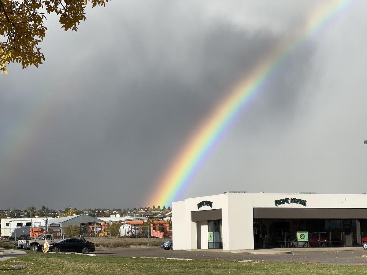 Fairfield_MT's tweet photo. #ProCamera ⁦@NWSGreatFalls⁩ This afternoon near Westside Albertsons. https://t.co/OmgyuFZPU2