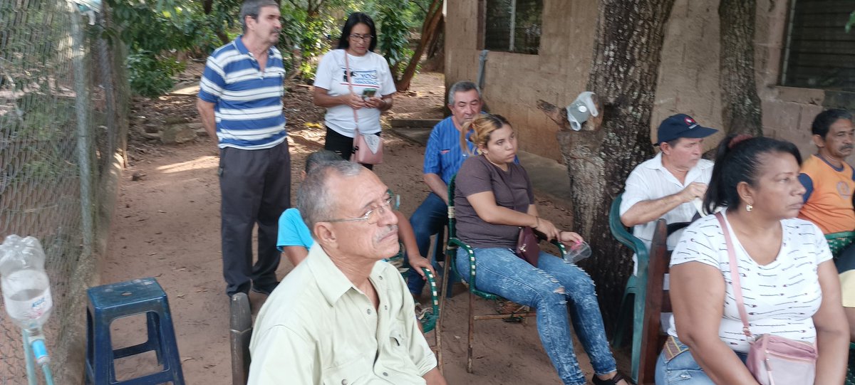 #11Octubre Ciudad Bolivar el comando de campaña 'VENEZUELA DIGNA' con el equipo electoral en la Parroquia MARHUANTA dictando el taller de testigos del candidato ANDRÉS VELÁSQUEZ #22Octubre Elección Primaria Presidencial. Cuidar el Voto de Andrés porque en Primaria el VOTO elige