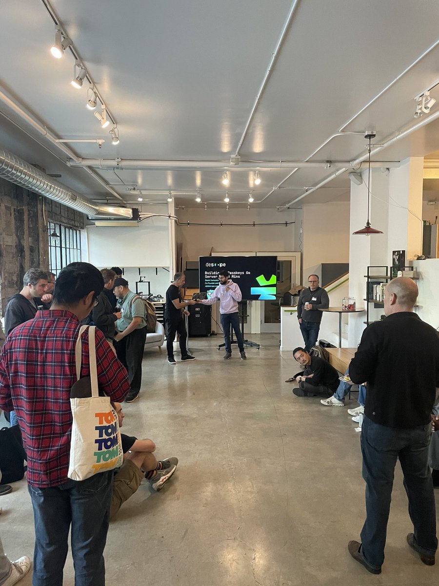 rberrelleza's tweet photo. Finally made it to the #GoSF meetup, great talks(auth protocols and robots!) and an even better crowd.
Now I need to think of a cool talk 🤔 https://t.co/gPTLjCzw8V