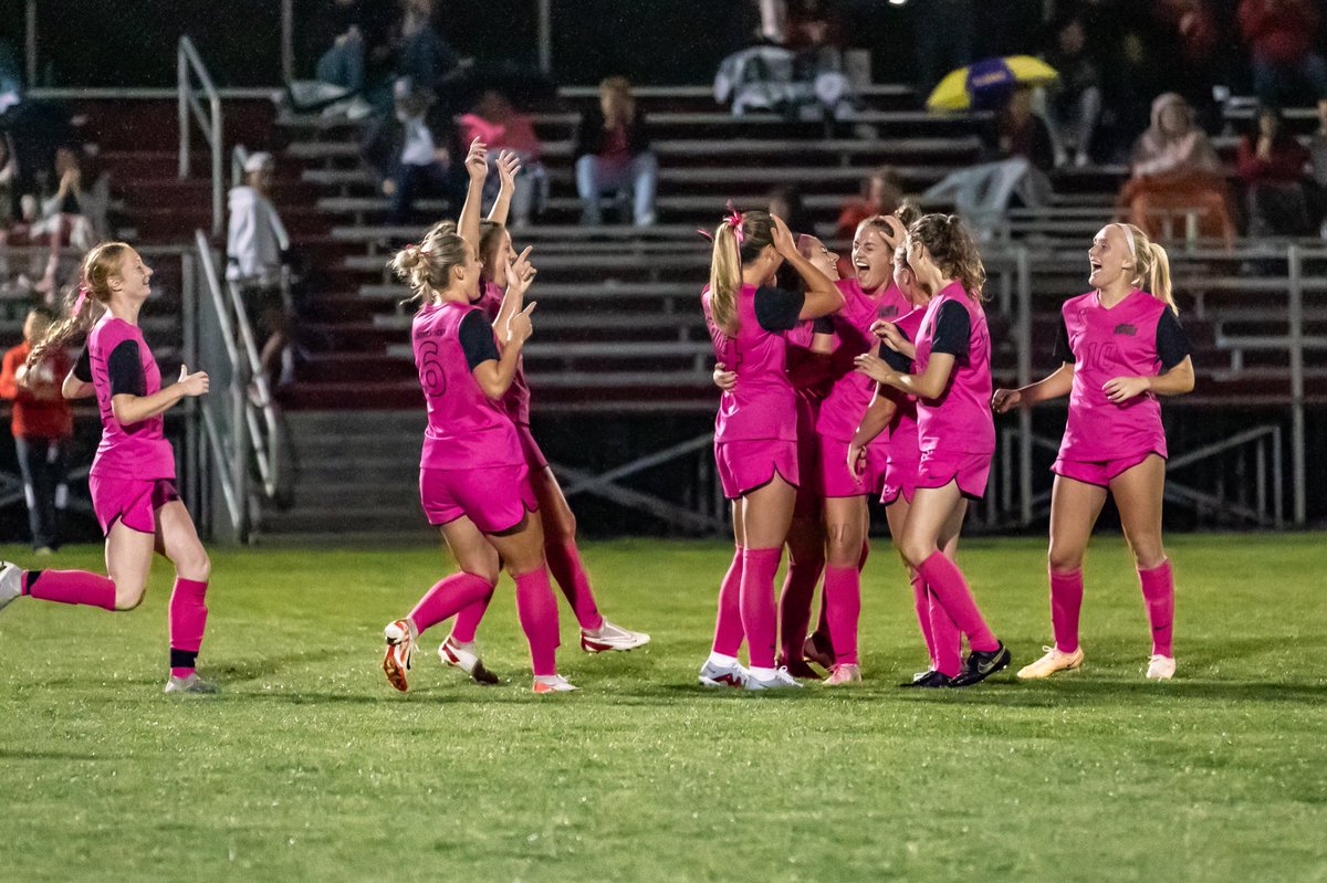 IWUWildcats's tweet photo. Wildcats look good in pink! 👀😼

@IWUWSoccer broke out the pink kits and picked up a 3-0 win over Bethel tonight! 👏

#BothAnd https://t.co/DRNEvcb9hb