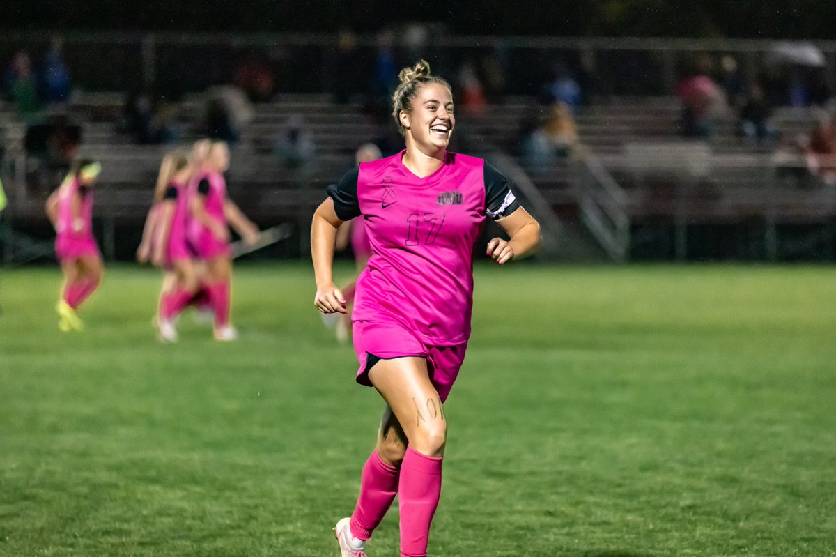 IWUWildcats's tweet photo. Wildcats look good in pink! 👀😼

@IWUWSoccer broke out the pink kits and picked up a 3-0 win over Bethel tonight! 👏

#BothAnd https://t.co/DRNEvcb9hb