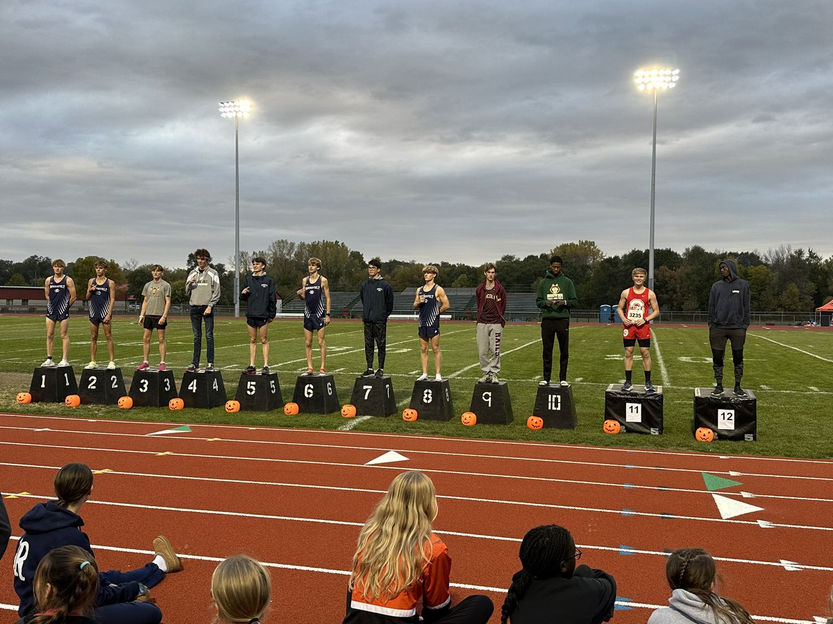 dogsonseven's tweet photo. All Conference! https://t.co/hSTpdTd2oV