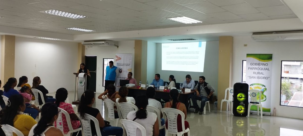 ElizaMabelVega1's tweet photo. #MIESZona4| #SanIsidro
Hoy, junto a nuestros técnicos y Coordinador de *AF* se realizó evento de Cierre del Servicio de Acompañamiento Familiar 2021 - 2023, a las usuarias del Bono Desarrollo Humano con componente Variable (BDHV), las mismas que han cumplido con las #CBDF. 🤝👏 https://t.co/ni6K0trrDv