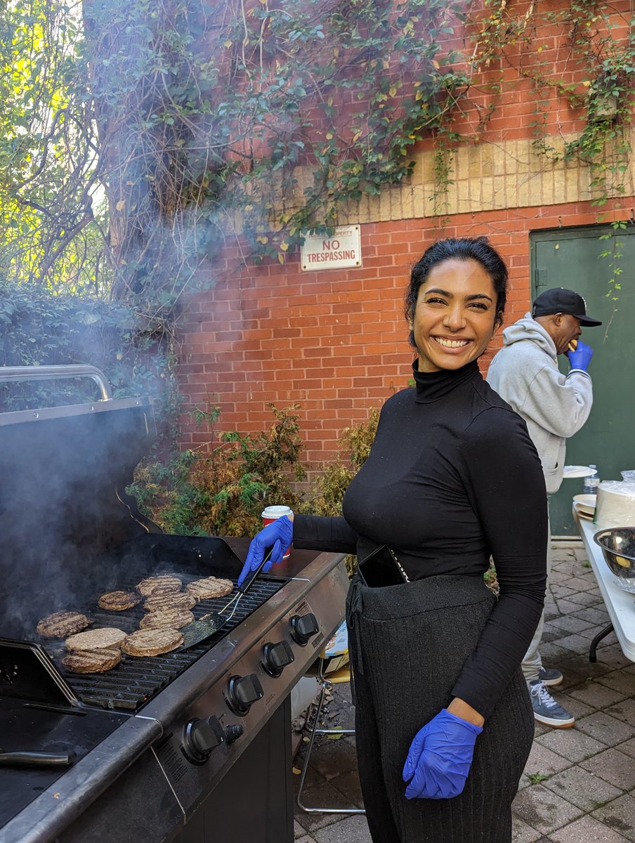 chrisgloverndp's tweet image. It was a real pleasure seeing all the residents of Portland Place today for a community BBQ!

A special thanks to Portland Place staff and volunteers who came out to help!

#SpaFY #bbq
@ehm_1913