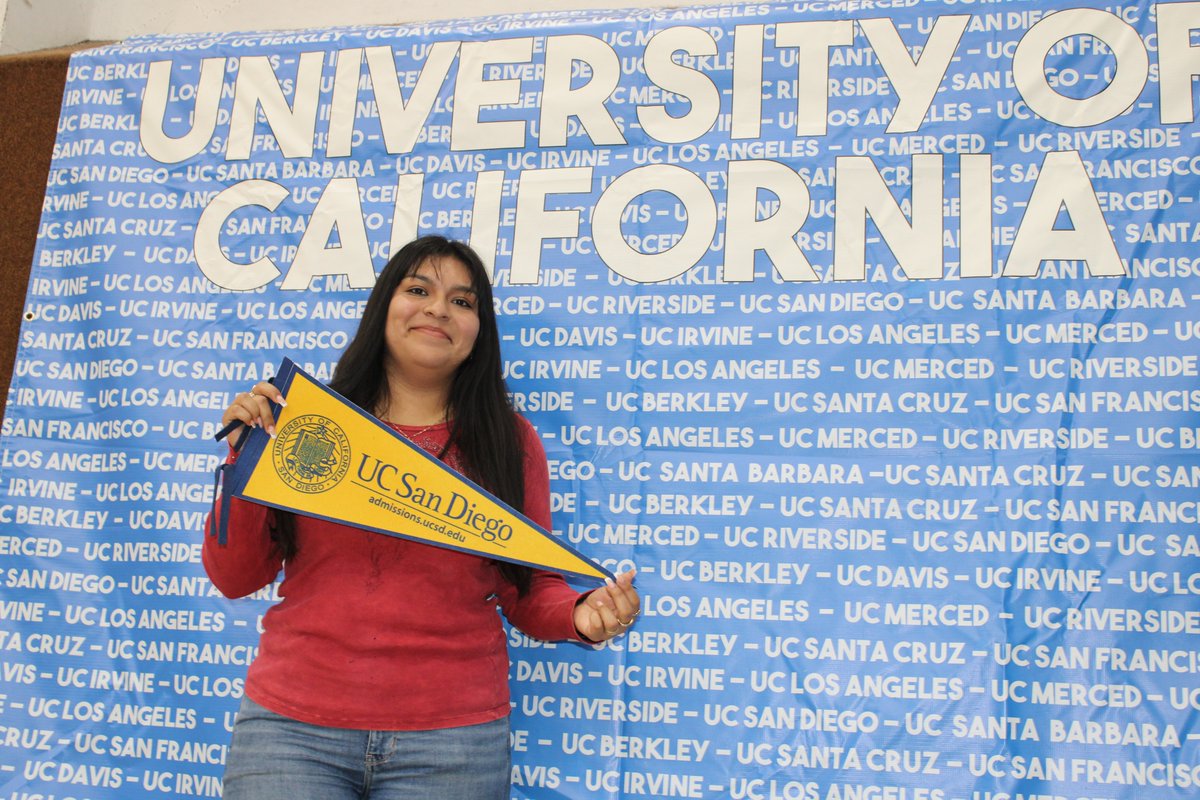 This week seniors <a href="/ehscougars/">Escondido HS</a> participated in the “College Application Blast Off” event, previously held at Orange Glen. All district counselors &amp; staff come together to help students fill out applications &amp; answer any questions they have. Great teamwork! #TeamEUHSD