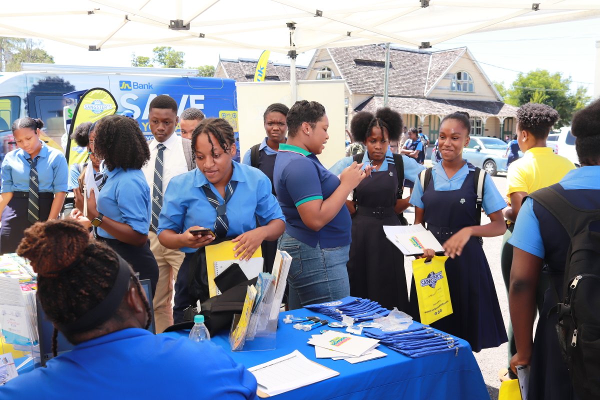 jnbanklimited's tweet photo. Students from The Manning's School are registering to open our JN Bank Easi-Save account. #Savesoyoucan #Way2Save #youthbanking https://t.co/BNu9B5KR52