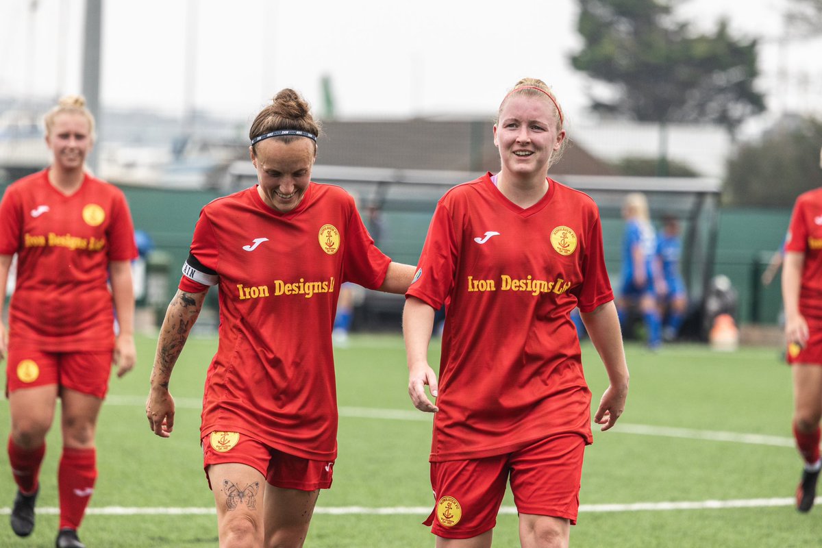 ⚽️🔴🟡 RESULT!

It’s all smiles at The Trafalgar Ground as The Dockers make it 8 League wins out of 8.

The game ended 3-0 against Eastbourne United. 

Goal scorers; G.Cook, Evans and Collinson.