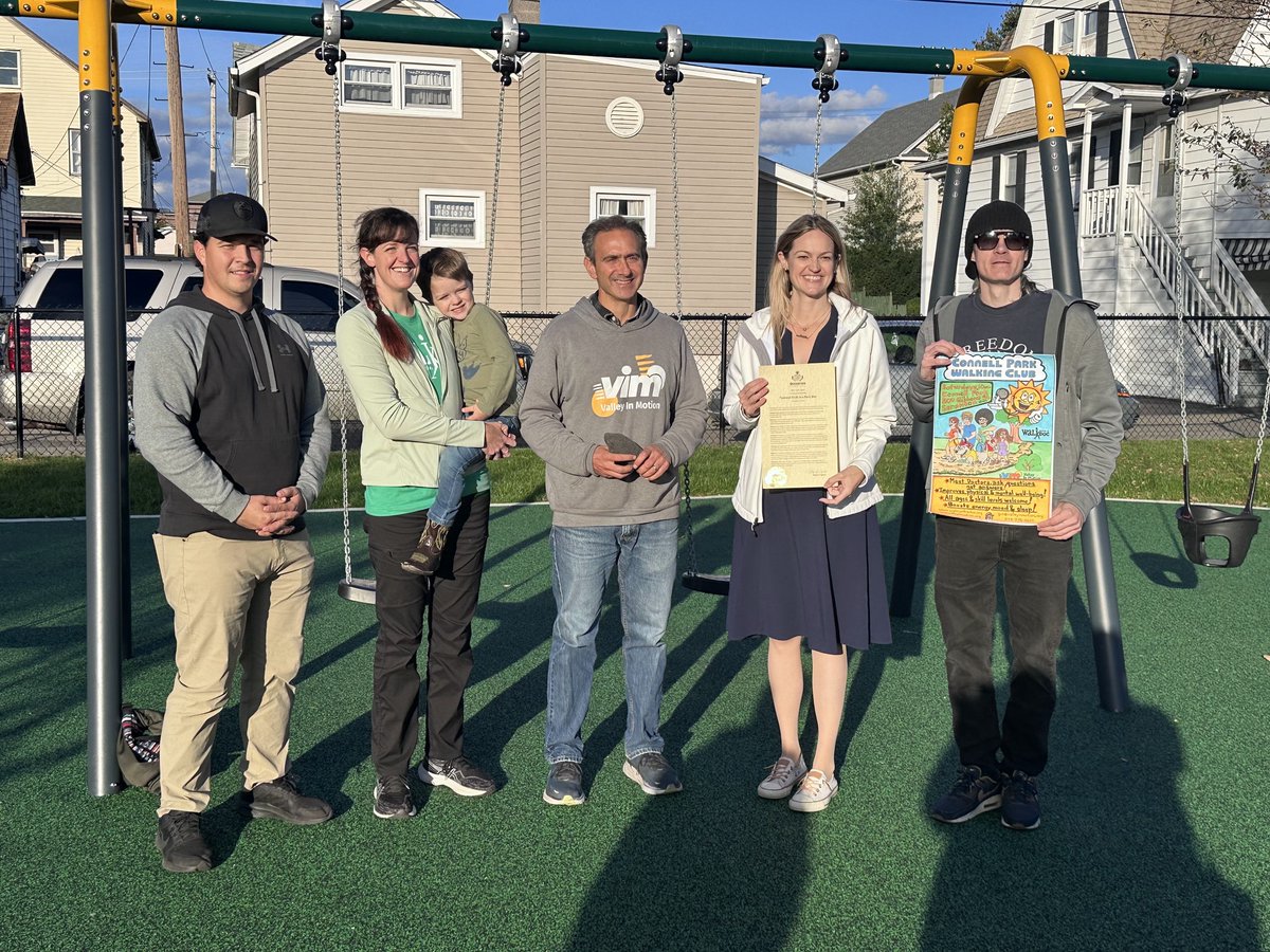 Scranton_Mayor's tweet photo. Yesterday, City Hall employees, Connell Park Walking Club, Valley in Motion, & I celebrated #WalkToAPark Day by walking to Connor’s Park to show commitment to Scranton's green spaces.
With @POTUS's Rescue Plan, spaces like Connor’s Park are getting upgrades for all to enjoy. 🌳 https://t.co/sSEp6UyOxv