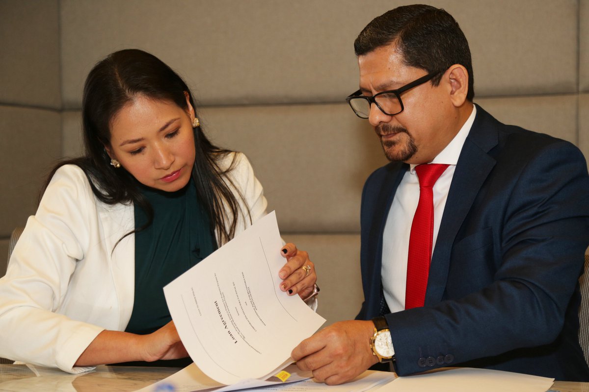 CFN_ECUADOR's tweet photo. El Banco Mundial y la CFN firman un convenio de crédito que concederá un nuevo fondo de USD 300 millones para financiamiento productivo a las mipymes del Ecuador 🇪🇨 a través de la banca de Segundo Piso.

Más detalles en https://t.co/Md0MuadfBi

#NuestroTrabajoContinúa https://t.co/Jhh3eY8Ira