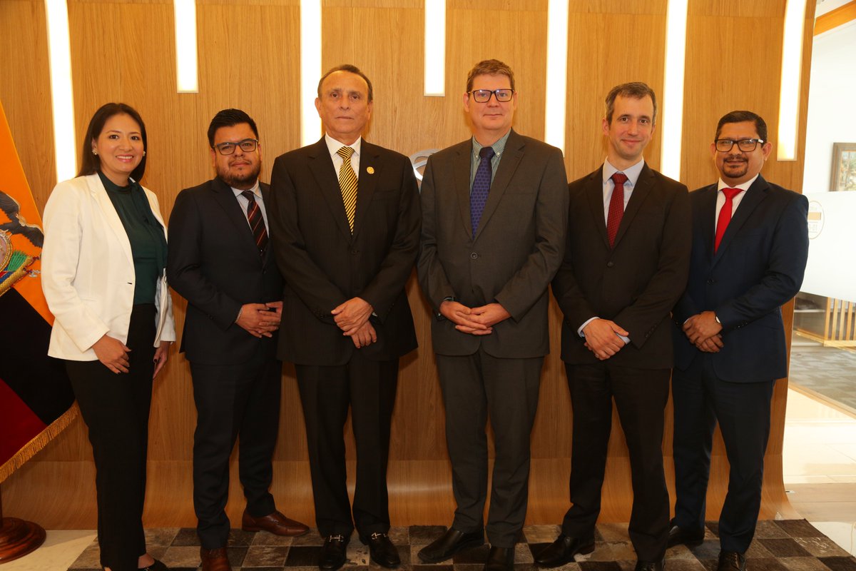 CFN_ECUADOR's tweet photo. El Banco Mundial y la CFN firman un convenio de crédito que concederá un nuevo fondo de USD 300 millones para financiamiento productivo a las mipymes del Ecuador 🇪🇨 a través de la banca de Segundo Piso.

Más detalles en https://t.co/Md0MuadfBi

#NuestroTrabajoContinúa https://t.co/Jhh3eY8Ira