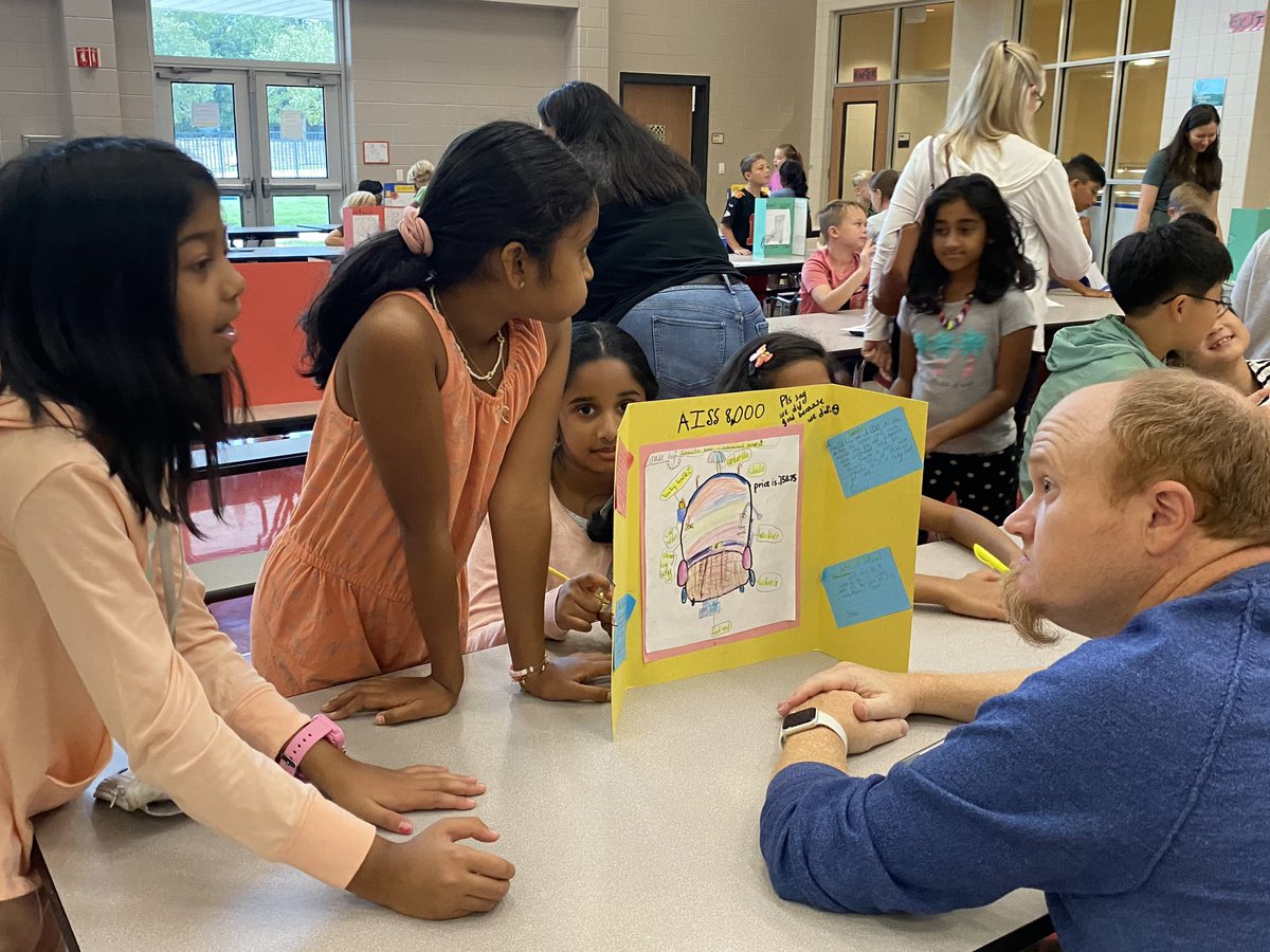 Kelly Looman tweet media