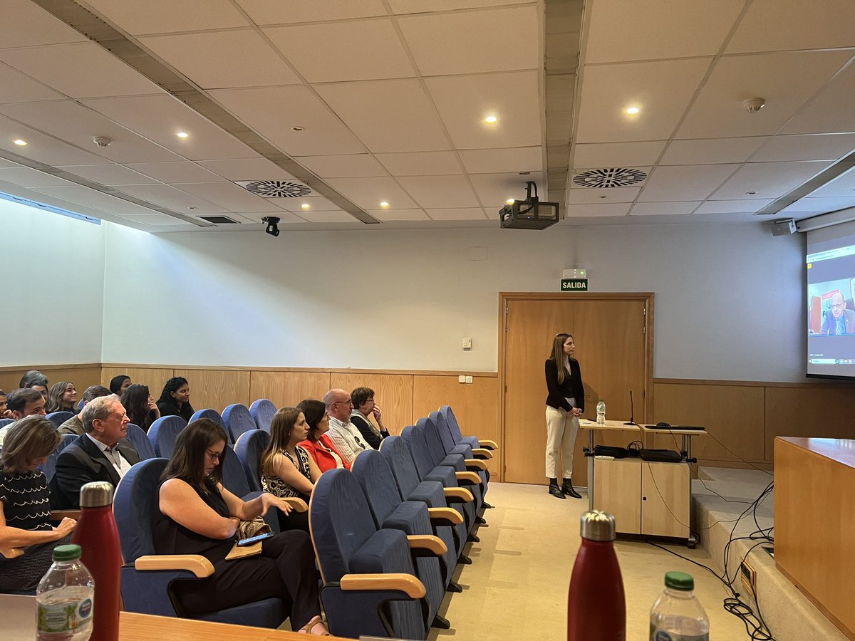 inproquima_ucm's tweet image. Hoy ha defendido brillantemente su Tesis Doctoral “Eliminación de Contaminantes Orgánicos en Sedimentos y Suelos mediante Oxidación Química” nuestra investigadora @AliciaChecaF, dirigida por las profesoras Aurora Santos y Carmen M. Dominguez. 

ENHORABUENA 👏🏻👏🏻👏🏻 @unicomplutense