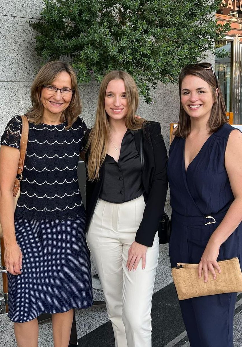 inproquima_ucm's tweet image. Hoy ha defendido brillantemente su Tesis Doctoral “Eliminación de Contaminantes Orgánicos en Sedimentos y Suelos mediante Oxidación Química” nuestra investigadora @AliciaChecaF, dirigida por las profesoras Aurora Santos y Carmen M. Dominguez. 

ENHORABUENA 👏🏻👏🏻👏🏻 @unicomplutense