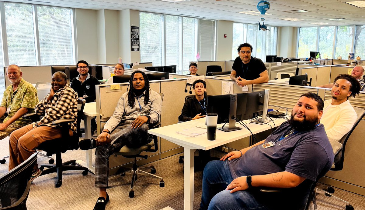 B_L_Health's tweet photo. #MedicareAEP is just around the corner! 

Leaders from our Growth &amp; Marketing Team and our CEO were recently onsite at our call centers to help kick off this very important time of year. We wish great success to all our @hlthinsurance agents and trusted insurance partners! https://t.co/xjpfthejTh