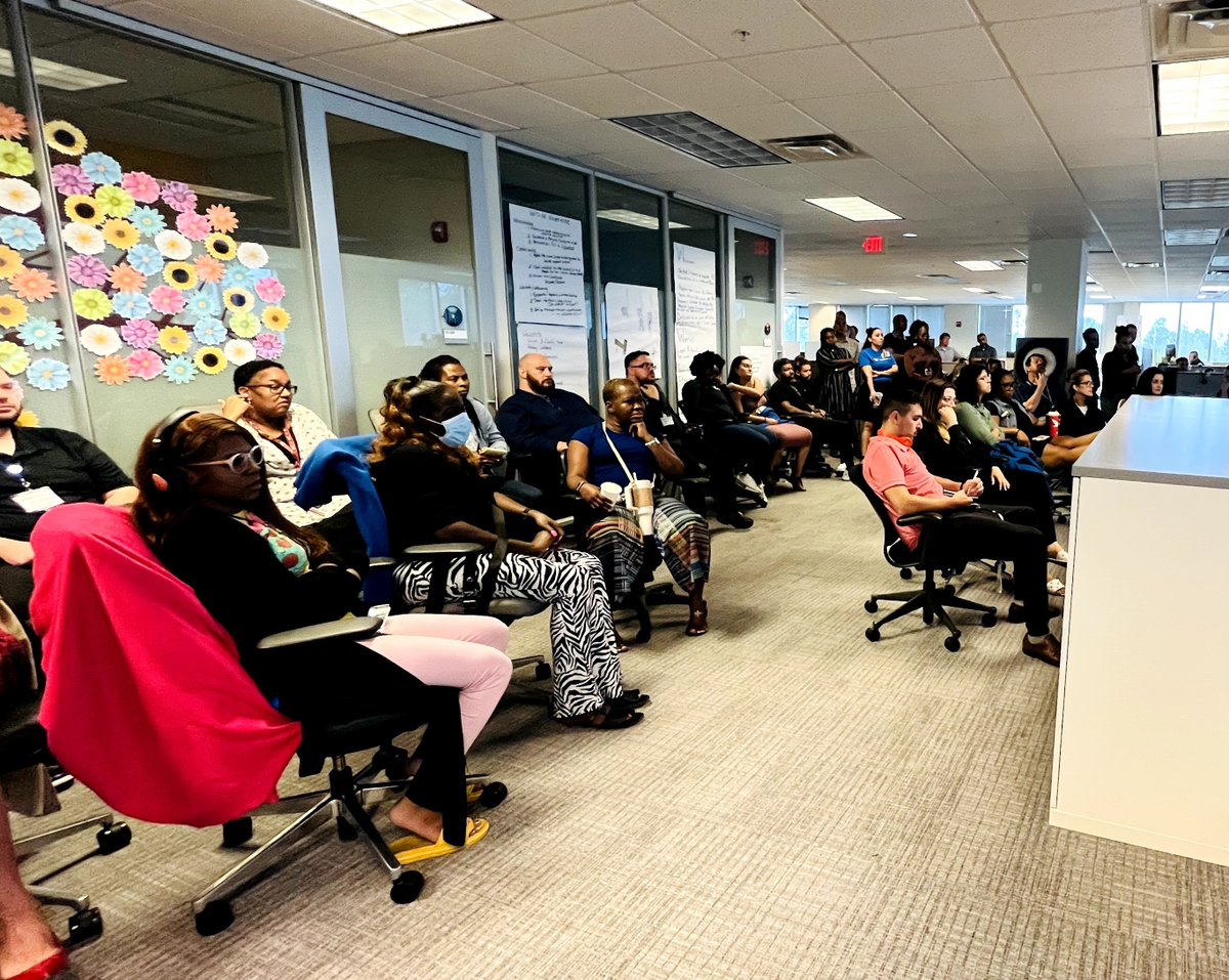 B_L_Health's tweet photo. #MedicareAEP is just around the corner! 

Leaders from our Growth &amp; Marketing Team and our CEO were recently onsite at our call centers to help kick off this very important time of year. We wish great success to all our @hlthinsurance agents and trusted insurance partners! https://t.co/xjpfthejTh