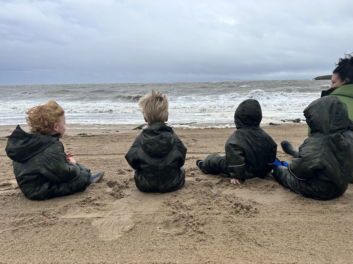 AnnamariaBevan's tweet photo. Beach school... where the coast is used as a platform for a whole new learning experience, where children develop a natural sense of curiosity, where they investigate, explore and problem solve and where a joyful approach to learning so evident! Beach school @the_ECCC https://t.co/VPFvBB8YHm