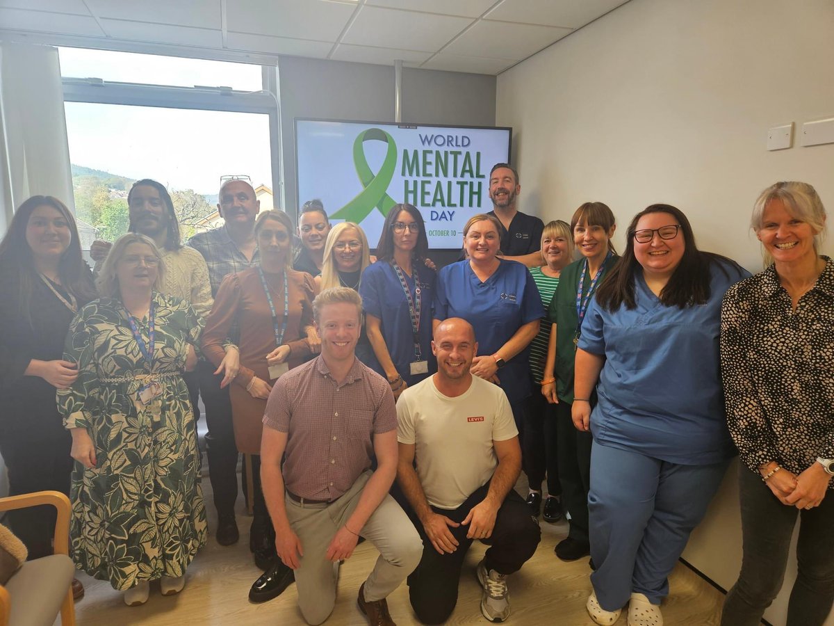 CTM_MHCommunity's tweet photo. @WMHDay Mental health Teams at Dewi Sant Health Park and Trealaw Resource Centre took coffee and cake and time to reflect on how they could raise more awareness for people who live with mental health and how people can access support should they need it. https://t.co/YXQ4KpOJxu