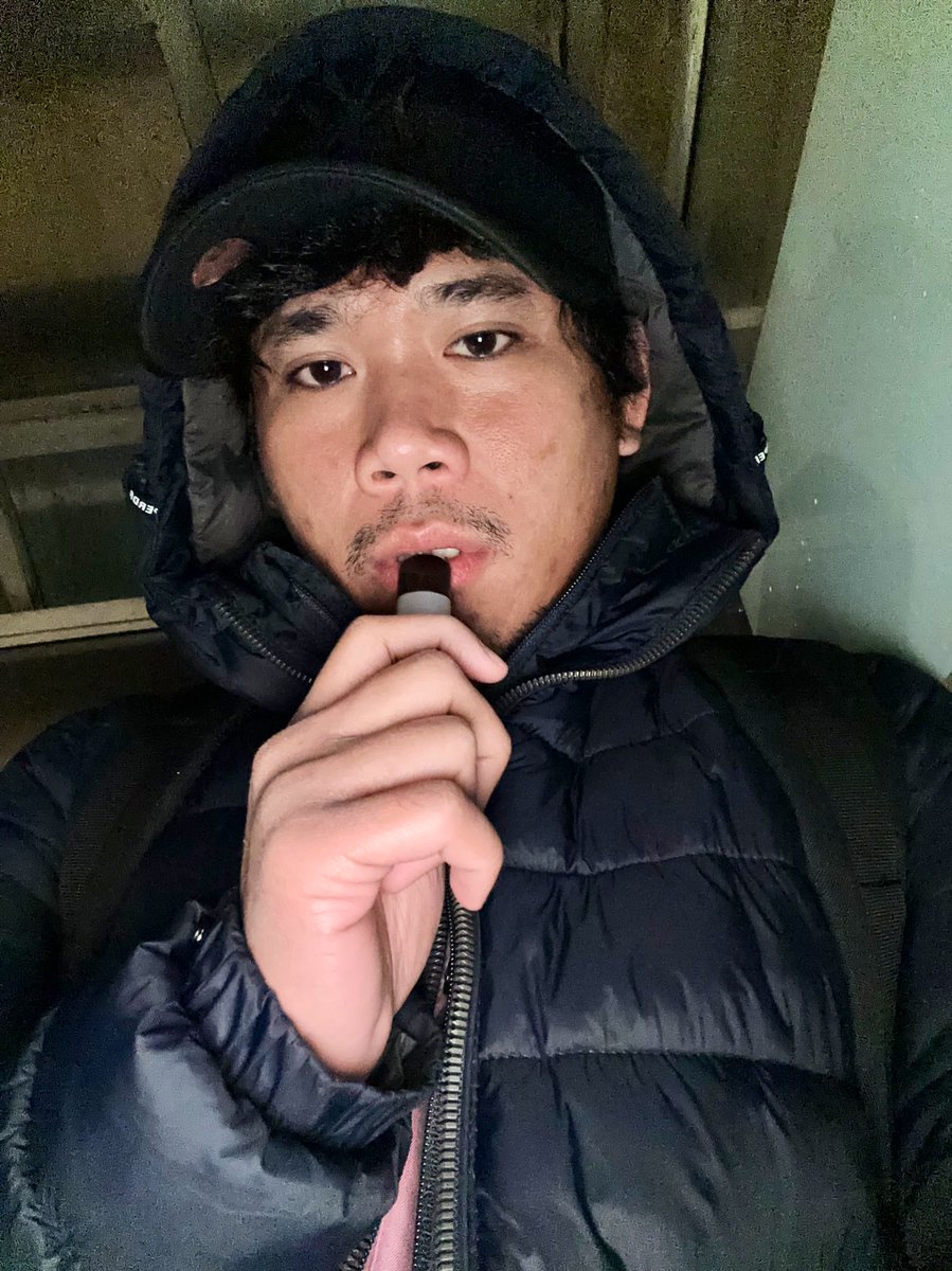 doomeeneat's tweet photo. Early bird https://t.co/xZkoBYpu2e