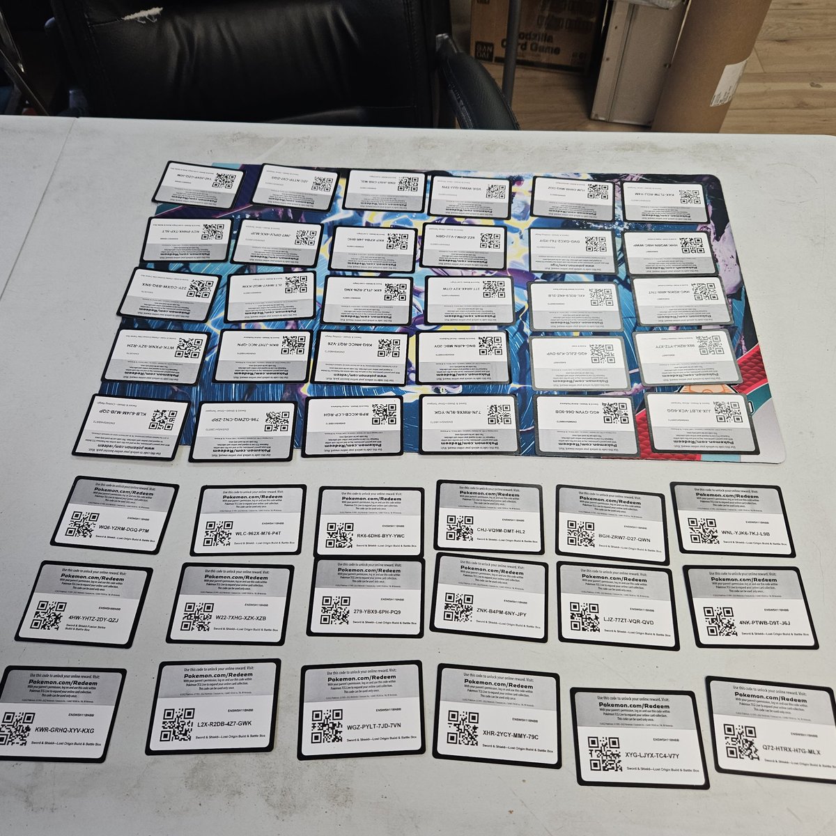 ThreeKingsLoot's tweet image. Free #PokemonTCGOCodes.
Good luck and have fun! 

We will be posting more Pokemon &amp;amp; MTG codes cause we are hitting 500 followers. 🥳

#Pokemon #PokemonTCGO #PokemonOnline #PokemonTCG #PokemonScarletViolet    #PokemonTradingcardGame #PokemonCardGame #PokemonCodes #PokemonCards
