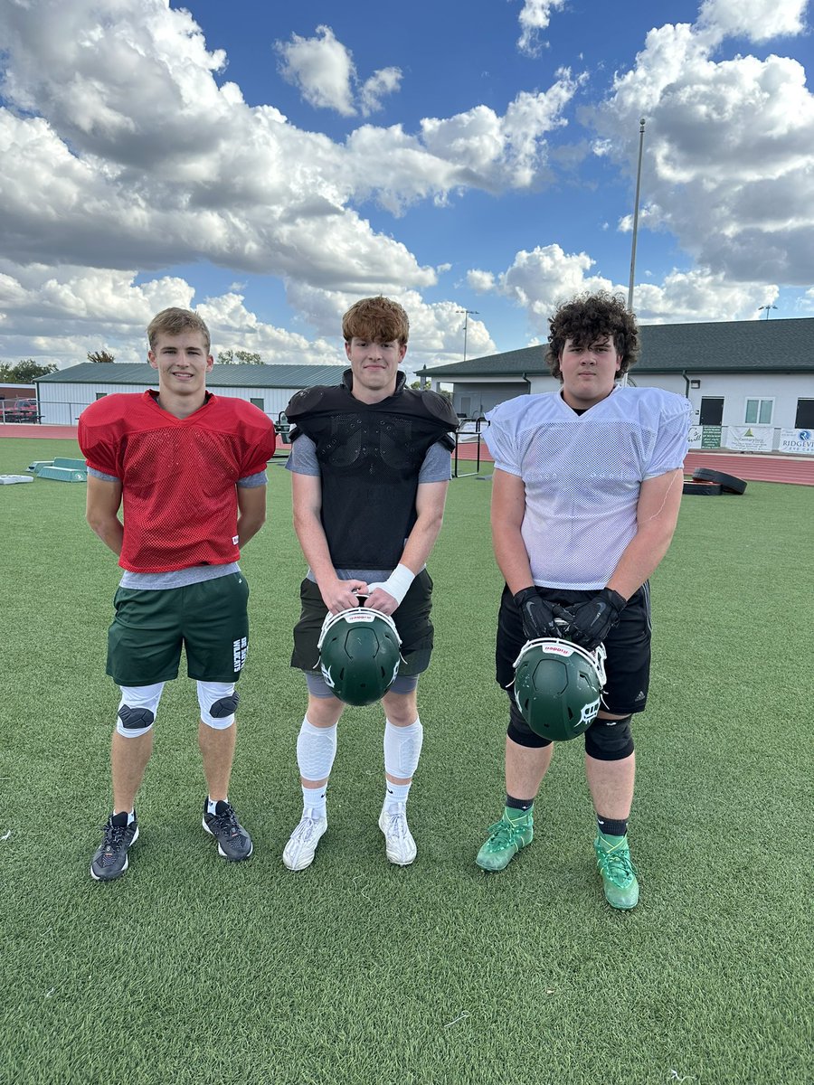 sportsinkansas's tweet photo. First stop of the day📍
DeSoto High School (5A🏈5-1)

DeSoto football is going great for the Wildcats this year. Led by HC Brian King, they have put up a lot of numbers on offense and allowing very few on defense. They will be a tough team to beat as we get closer to the 5A playoff. We will hear from them tomorrow morning @sportsinkansas #sportsinkansas