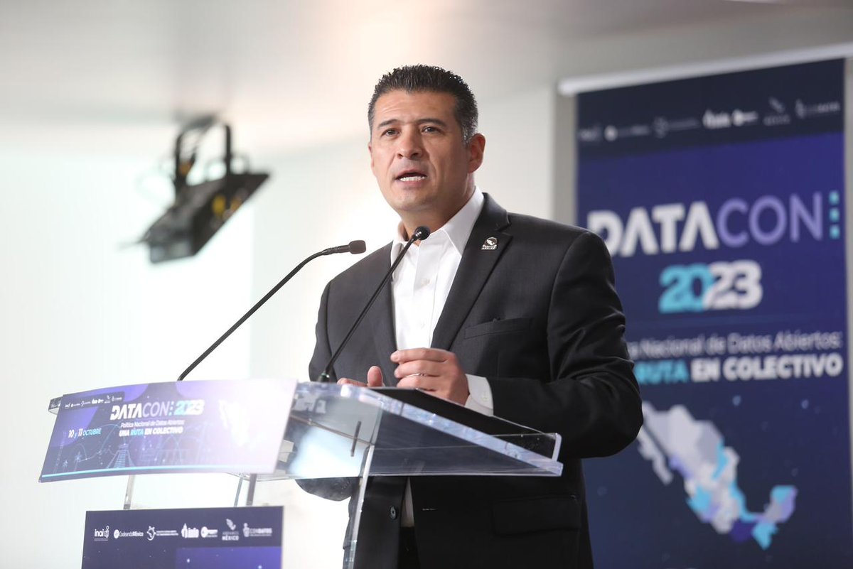 INAImexico's tweet photo. 🔵#DATACON2023 Tenemos que apuntalar los #DatosAbiertos como un eje transversal para la rendición de cuentas y fortalecer la relación entre sociedad civil, academia y los órganos garantes. El camino de la colaboración es conjunto, @AdrianAlcala75 https://t.co/ICAsJhNsAA