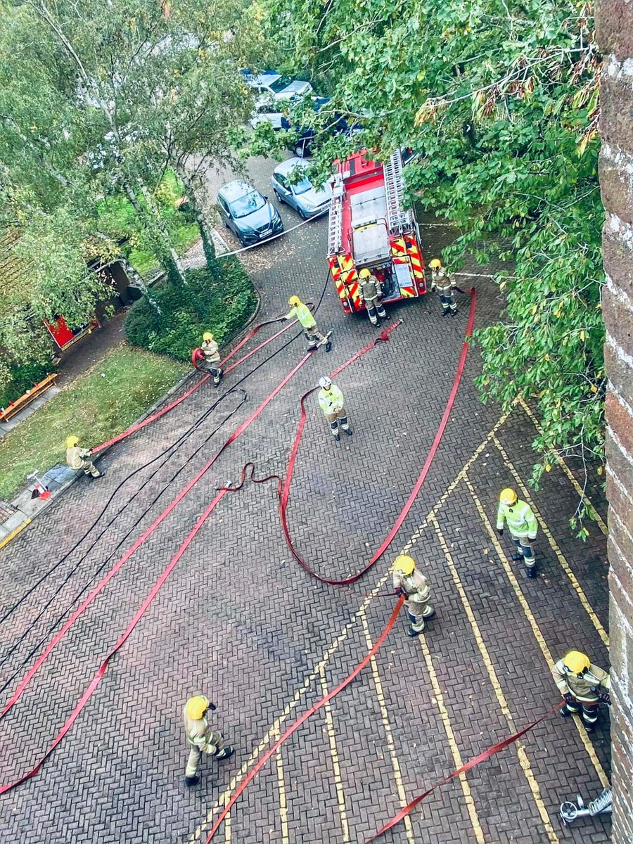 Plumbley11's tweet photo. SM sign off drills today for our first @HIWFRS_LandD group based Initial acquisition core skills course. Keep learning and developing all, see you on the big one! πππ» Also, Really amazing to see the hard work pay off from @River_D_83 #ValuesChampion #OnCall #TopTeam #WellDone https://t.co/ypj9XHR7Ou
